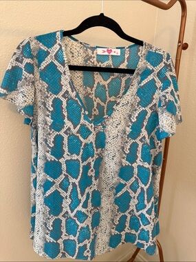 Buddy Love Teal and Gray Snake-Print V-Neck Short Sleeve Tee